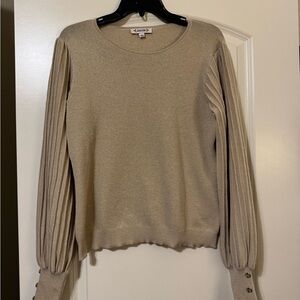 ✨NWOT Ladies Size L Nanette Lepore Cream Pleated Sleeve long sleeve top ✨